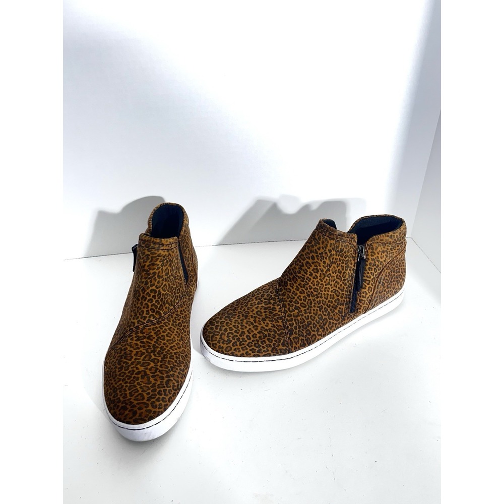Clarks Pawley Adwin Womens Cheetah Suede Slip-On Fashion Shoe, sz 10
